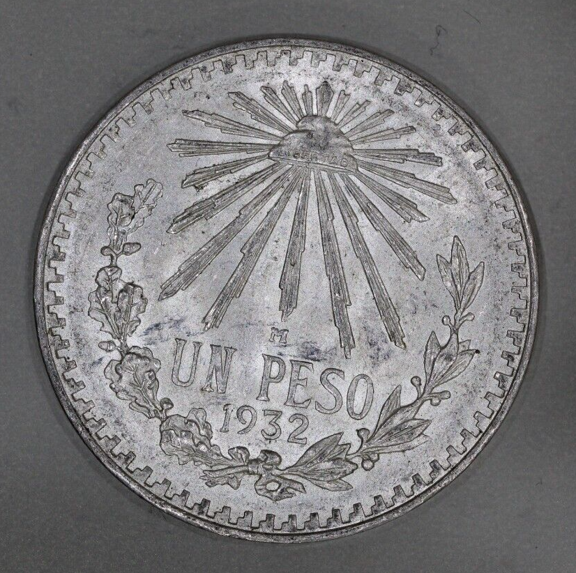 (1) 1920 - 1945 Mexico Silver Coin Un Peso Cap and Rays .720 Fine Silver Plata
