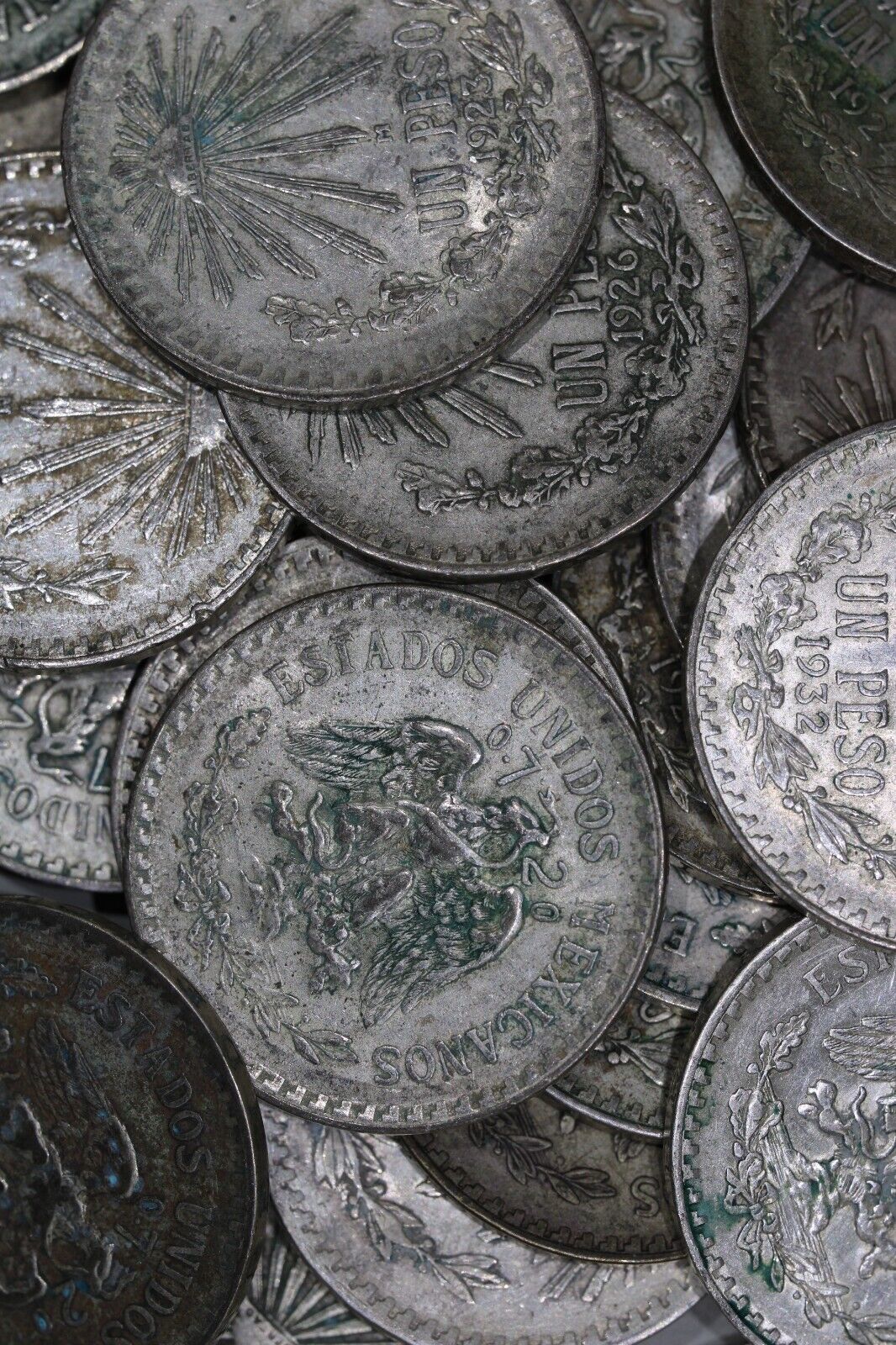 1920 - 1945 Mexico Silver Coin Un Peso Cap and Ray .720 fine